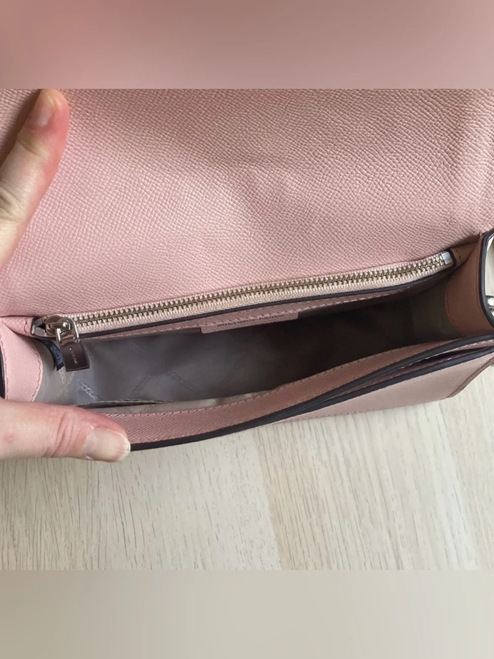 Michael Kors Jet Set Saffiano Light Pink Crossbody Shoulder Bag Purse Silver